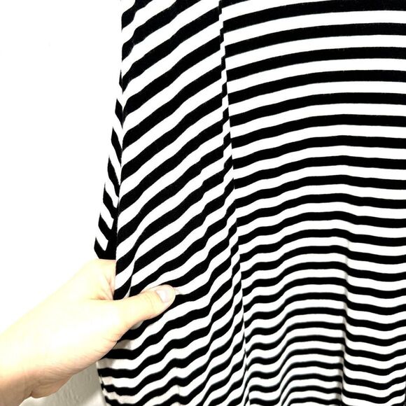 Time and Tru Dress Tank Top Midi Shift Black & White Sleeveless Woman sz Small - Picture 2 of 6